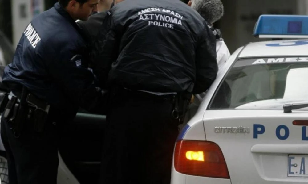 Συνελήφθη αστυνομικός για εκβίαση συναδέλφου της - Γνωρίστηκαν μέσω Facebook, του απέσπασε χρήματα όταν εκείνος ήθελε να διακόψουν